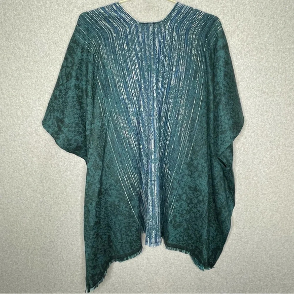 Chico’s Python Print Jacquard Ruana Wrap - Picture 10 of 10